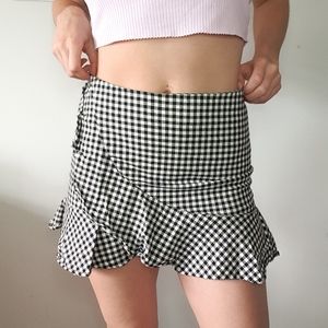 Gingham mini skirt with ruffle